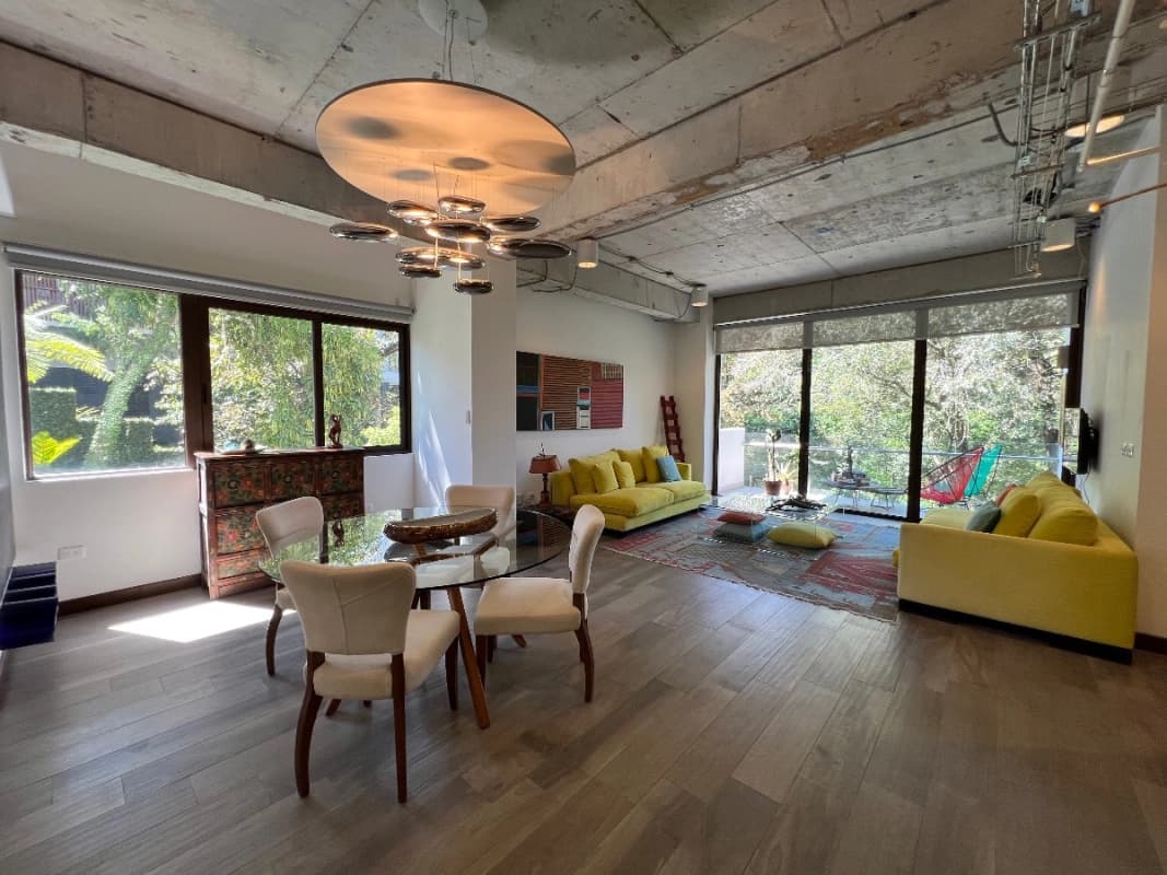 APARTAMENTO RENTA AMUEBLADO ZONA 10 OAKLAND, 2 DORMITORIOS AMPLIOS, DORM DE SERVICIO $2,500 + IVA DISPONIBLE JUNIO 16/26