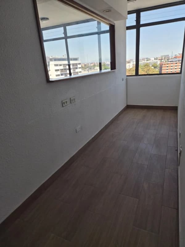 Oficina / Clínica médica en Alquiler Edificio Torre Blanca, zona 9