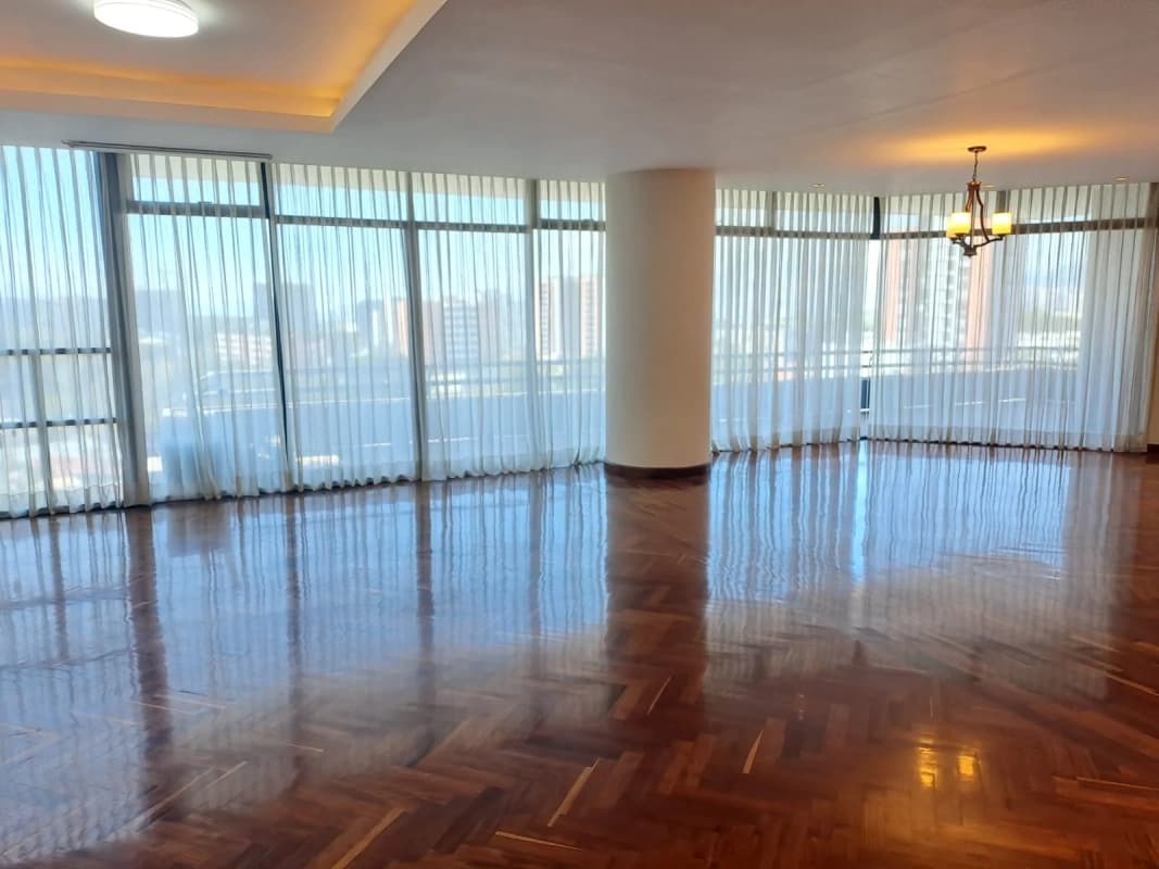 Lujoso apartamento en L Excellence zona 14