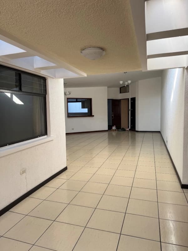 Apartamento en Colonia El Campo Z.14