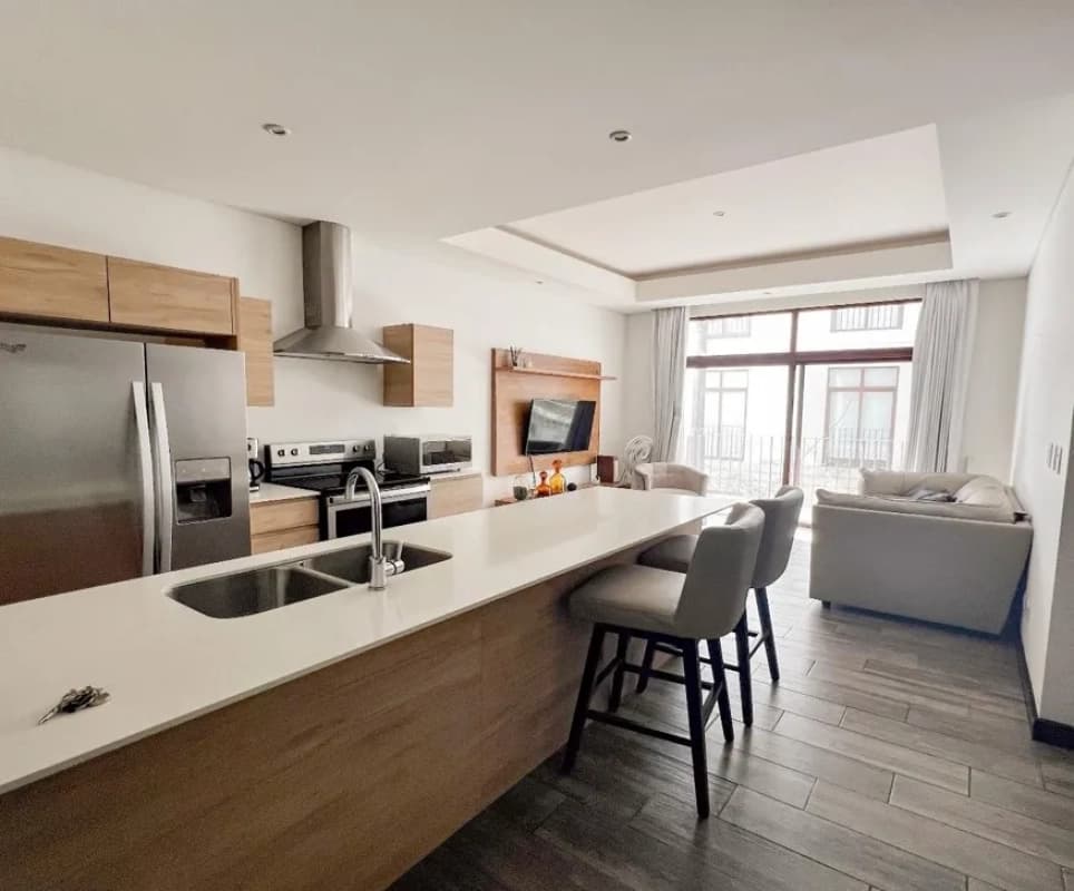 APARTAMENTO EN LIRIOS DE CAYALÁ ZONA 16