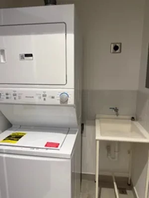 Apartamento en RENTA en zona 15, VH III, 81. mts2. / 2 dormitorios