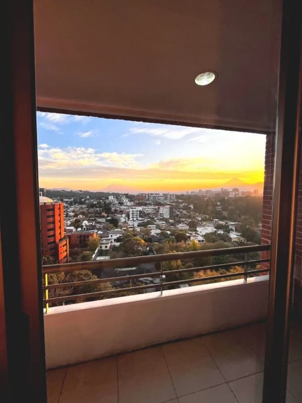 ✨ PENTHOUSE EN ALQUILER | Jardines del Acueducto – Zona 10 ✨