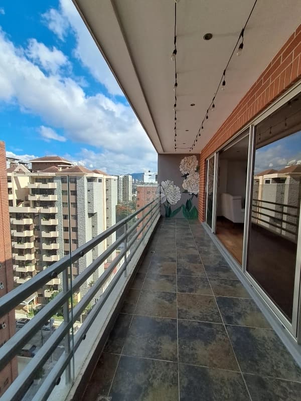 Hermoso Apartamento en Venta zona 10.  ATRÁS DE LA ESTACIÓN
