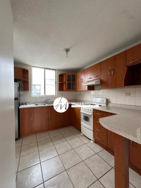 Venta de Apartamento de 3 habitaciones en Zona 11