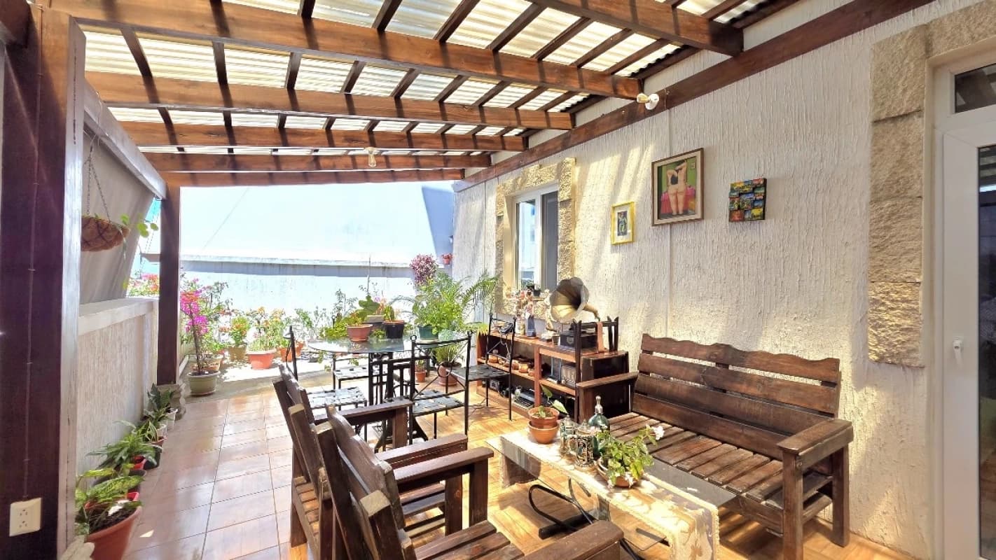Apartamento en venta en zona 16 con terraza grande.