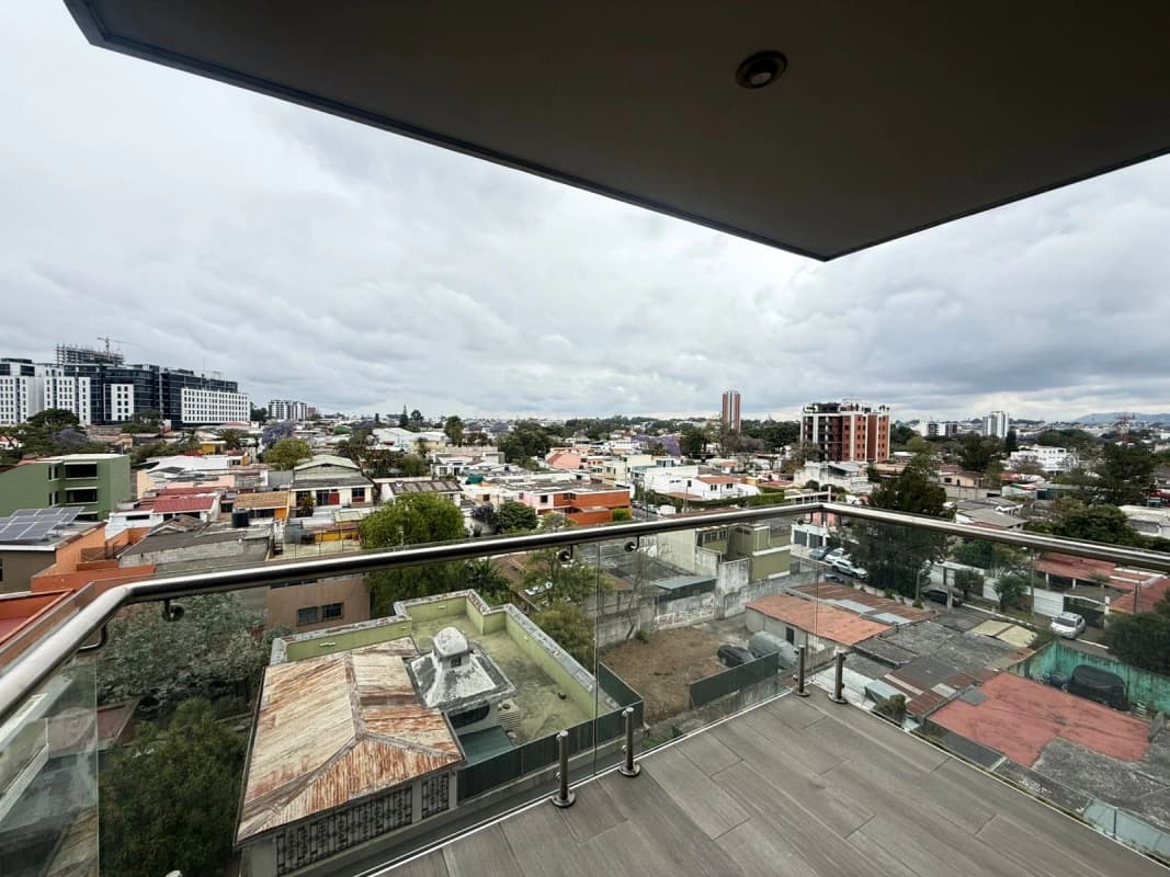 HERMOSO APARTAMENTO CON BALCÓN EN VENTA