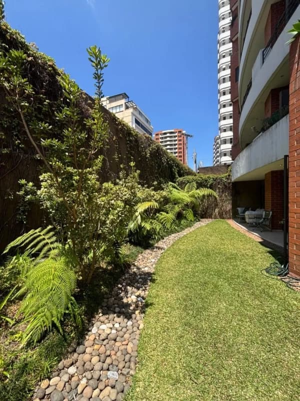 APARTAMENTO EN VENTA / ALQUILER CON JARDÍN 🍃📍Edificio Plenum, 5ta Avenida Zona 14