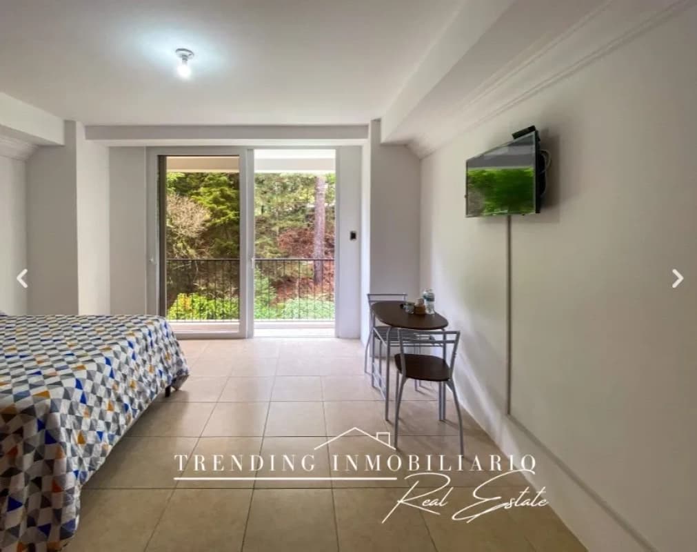 Apartamento en renta zona 16 edificio La Montaña de una habitación + un parqueo