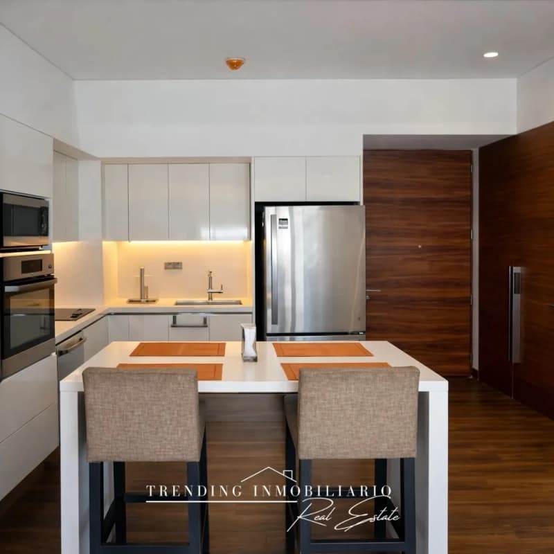 Apartamento en alquiler amueblado zona 10 edificio Avia, una habitación + un parqueo