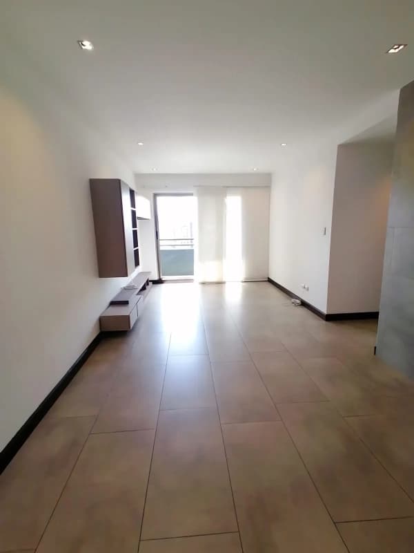 NEO ZONA 10 renta 3 habitaciones