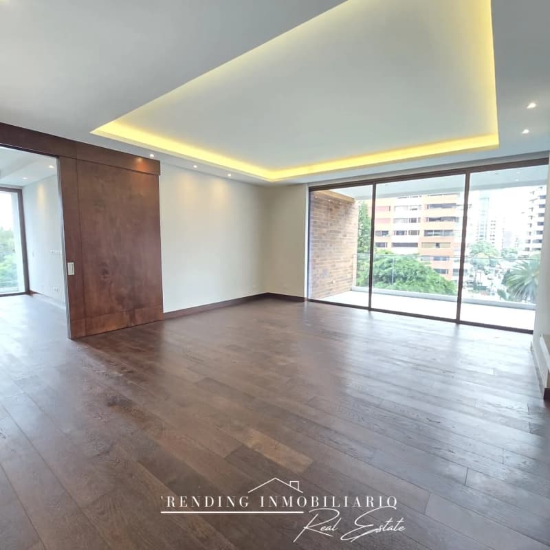 Apartamento en renta zona 14 edificio Vistana de 2 habitaciones + 2 parqueos