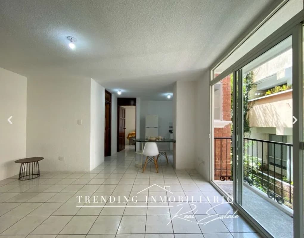 Apartamento en renta zona 16 edificio dentro de La Montaña de una habitación + un parqueo