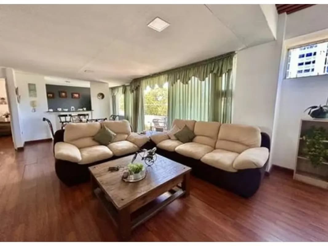 Venta de Apartamento Edificio Antiguo Zona 14