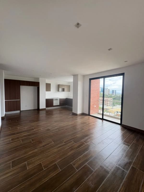 Apartamento en Alquiler / Venta | Edificio Vila Quince | Zona 15 Vista Hermosa 2 | 3 habitaciones · 3 parqueos