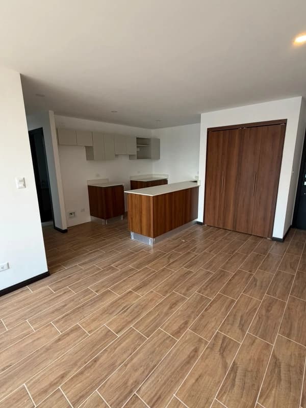 Rento Apartamento Edificio Essenza, zona 13