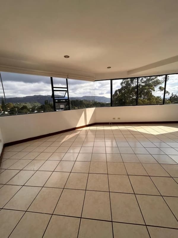 Amplio apartamento en renta en zona 14!!!!!