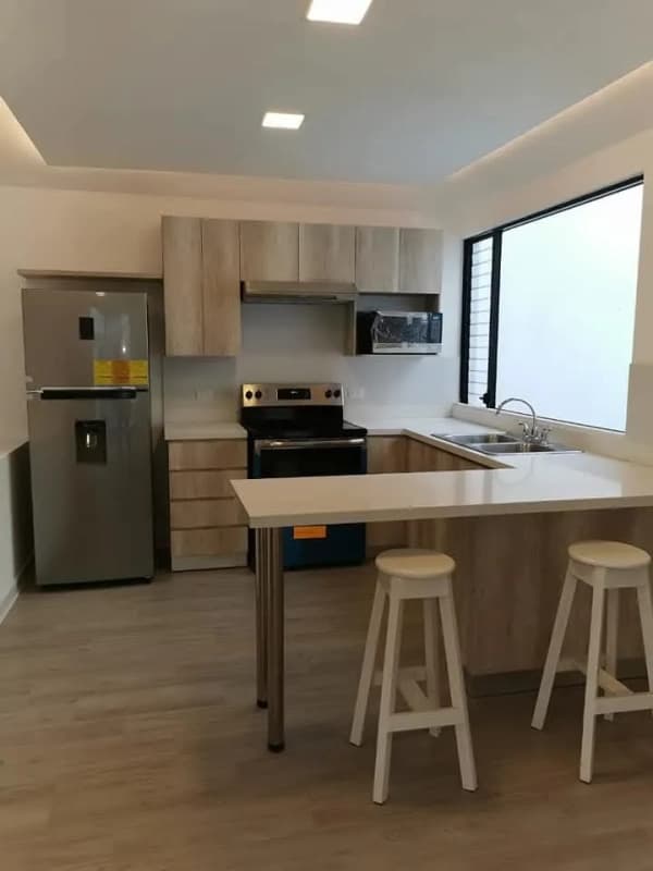 ALQUILO APARTAMENTO LA MONTAÑA ZONA 16 INMEDIATO A UNIVERSIDADES