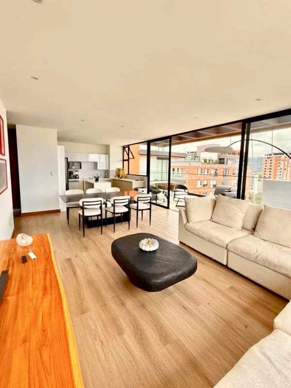 Zona 13 • Apartamento Amueblado en Venta • Edificio Artis