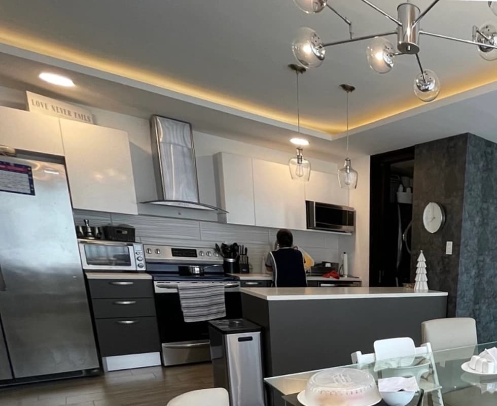 Zona 15 VH 1 Vendo Amplio moderno  apartamento