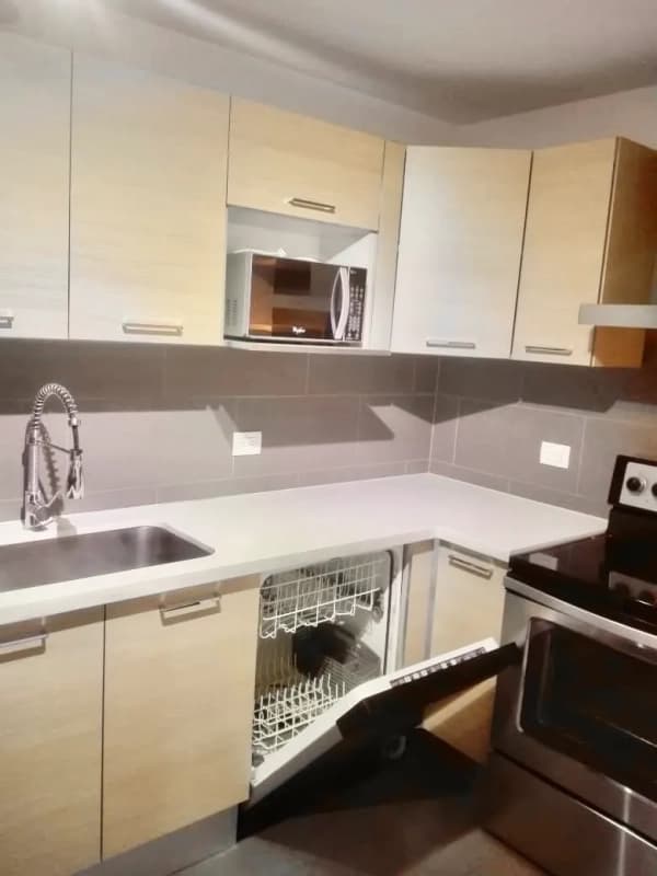 Zona 10 • Apartamento en Renta • Edificio Veinti4