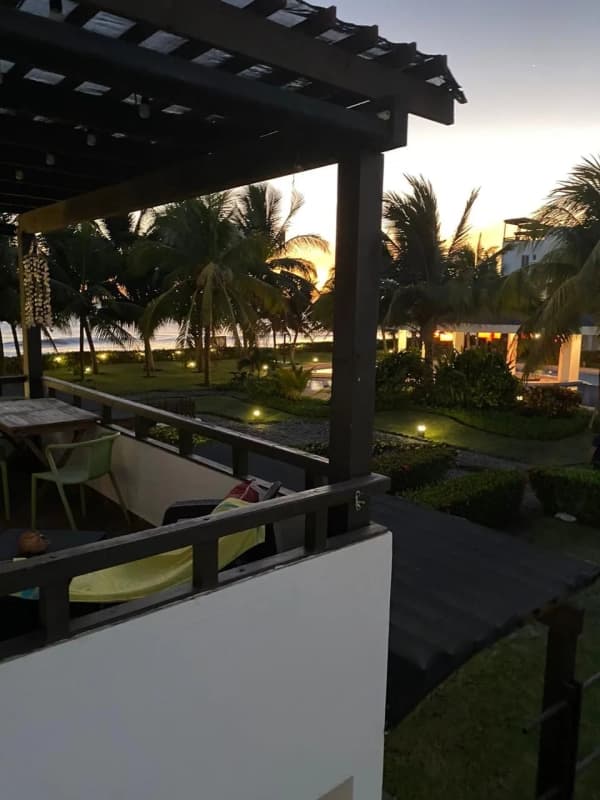 Apartamento con vista al mar en venta, Condominio El Muelle en Monterrico