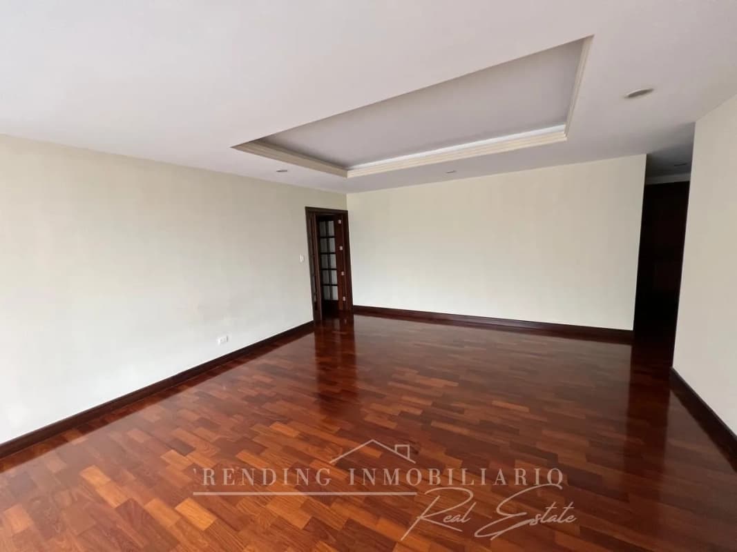 Apartamento en renta Santa María zona 10, 3 habitaciones + 160 Metros2