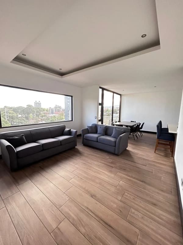 *Amplio e iluminado Apartamento de 3 hab., en Renta en zona 10*