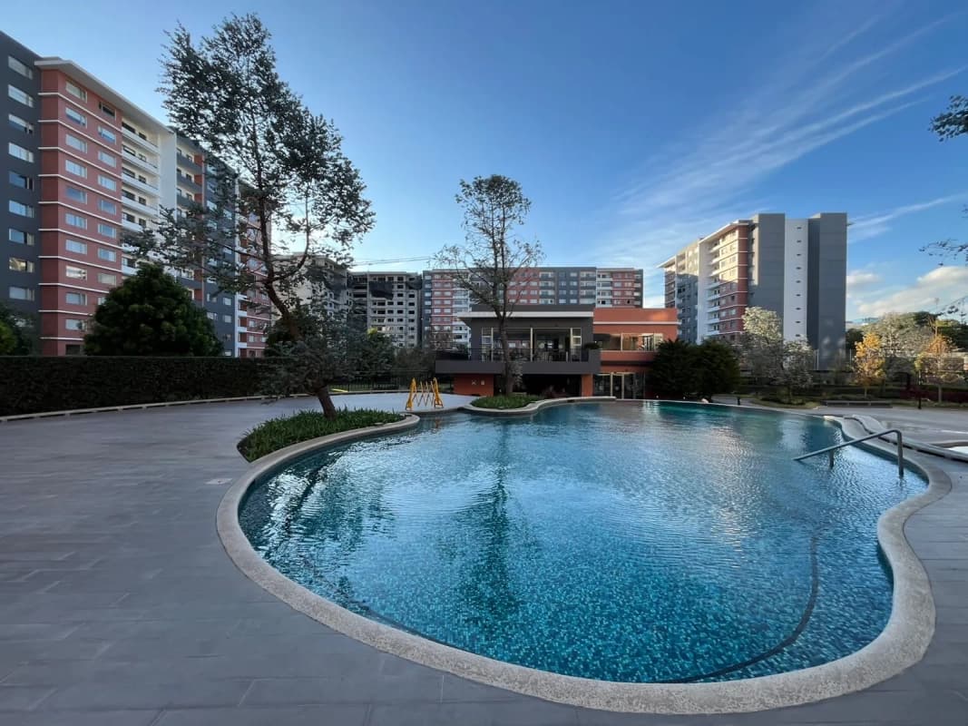 AMPLIO APARTAMENTO  EN RENTA EN ZONA 14!