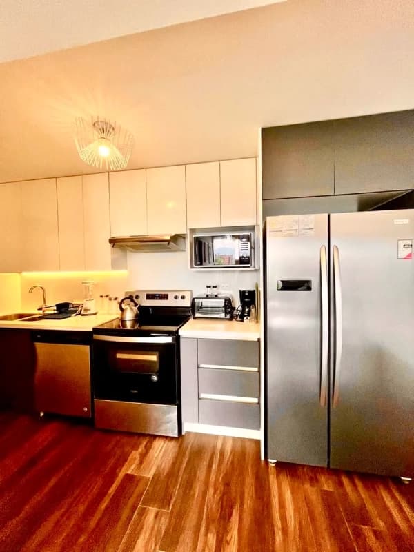 Zona 10 • Apartamento en Renta/Venta • Edificio Casa Clara • Amueblado y Equipado