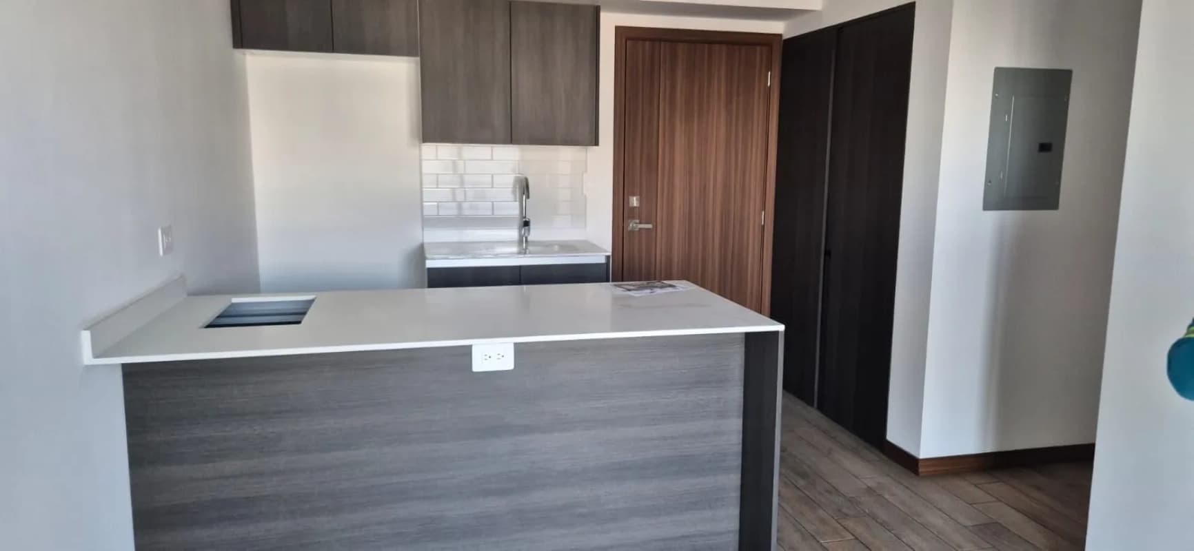 Z.4 ALQUILO APTO. EDIFICIO INARA 2 DORM. 1 PARQUEO*