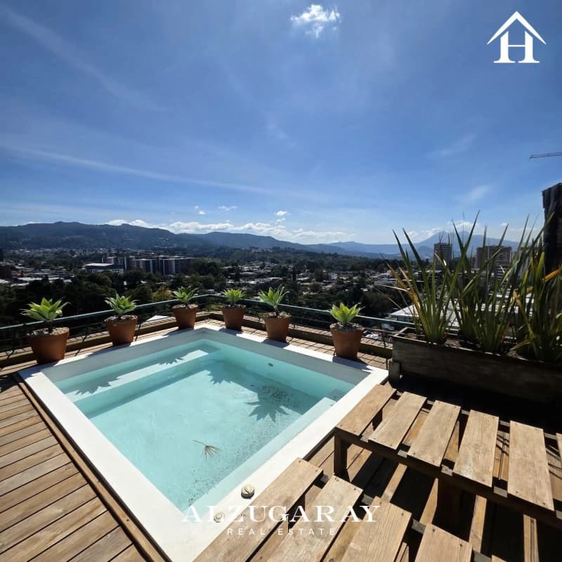 penthouse con jardin pergola y jacuzzi en zona 14