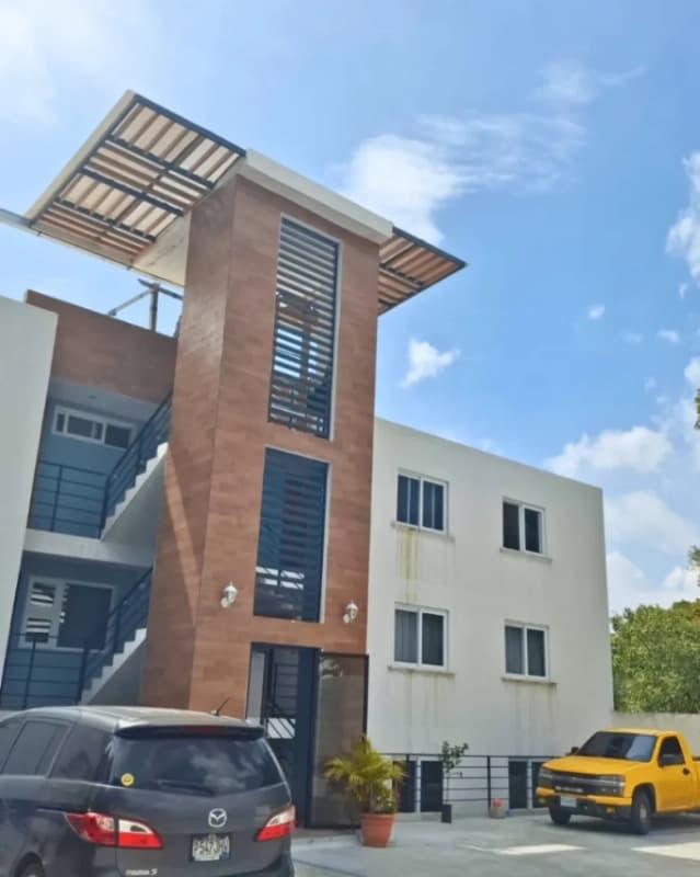APARTAMENTO EN VENTA ZONA 16 CON JARDIN