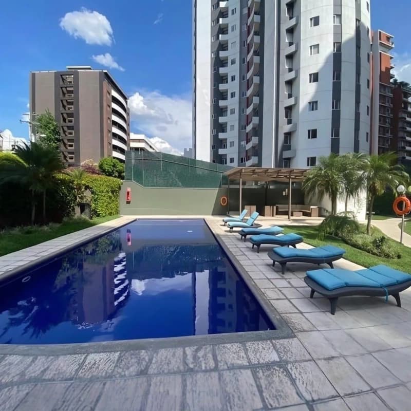 Apartamento en alquiler, Edificio Attica II, Zona 14