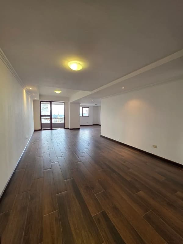 Apartamento en renta, zona 15 VH3