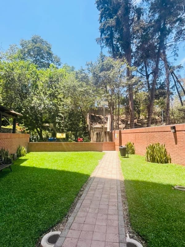 VENDO LINDO APARTAMENTO DE 1 HABITACIÓN EN ZONA 10 A UNA CUADRA DE LA 20 CALLE