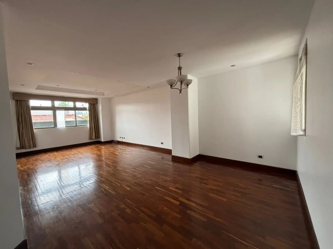 APARTAMENTO AMPLIO DE 222m² EN ALQUILER, zona 10