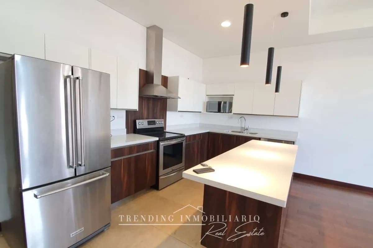 Apartamento en renta zona 16 edificio Ramblas de Cayalá amueblado 2 habitaciones + 2 parqueos