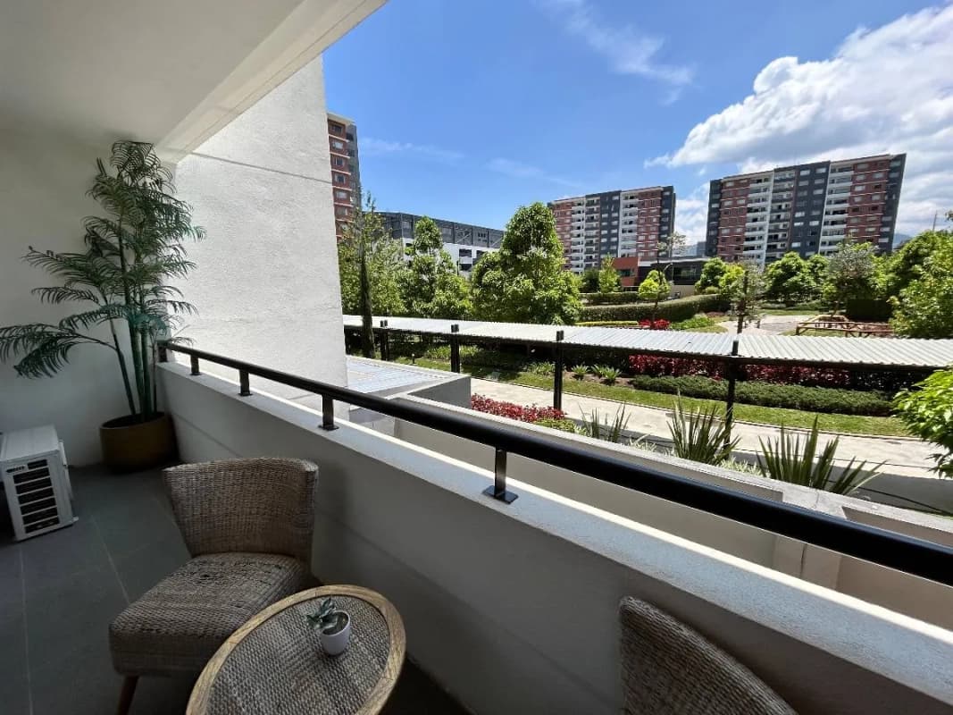 Apartamento de 3 Habitaciones en Venta, Edificio Segheria, Zona 14-La Villa