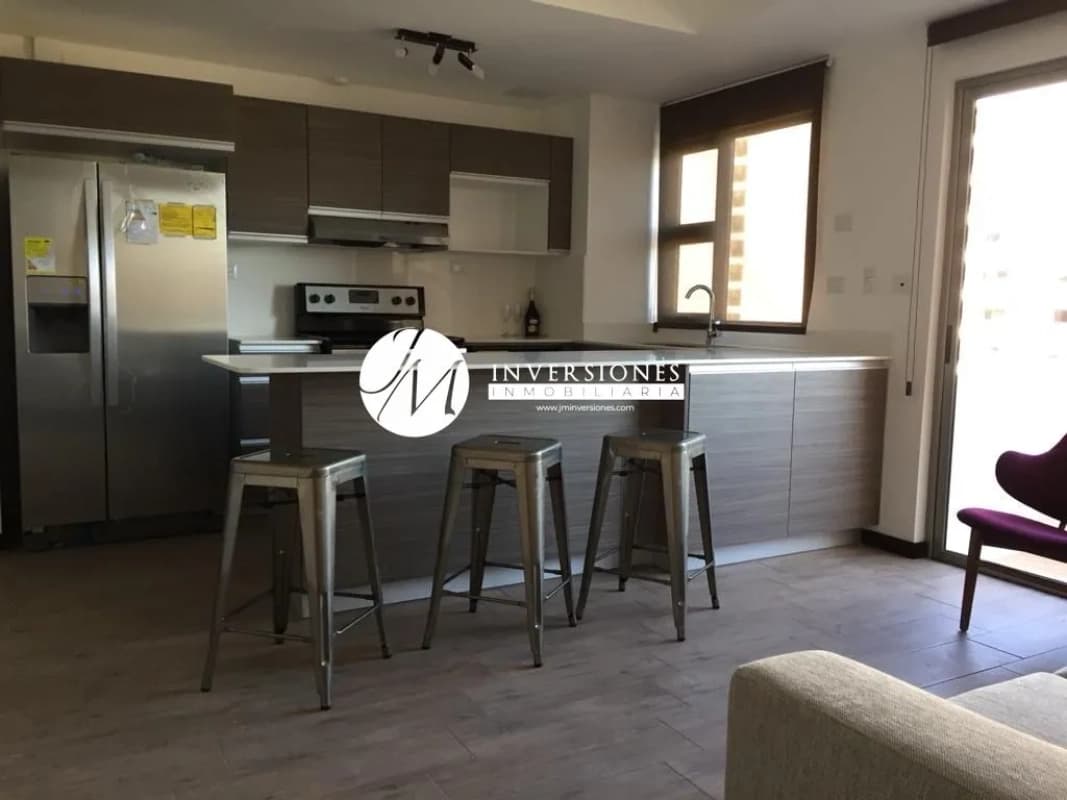 Apartamento en renta en zona 10 Amueblado de  1 dormitorio