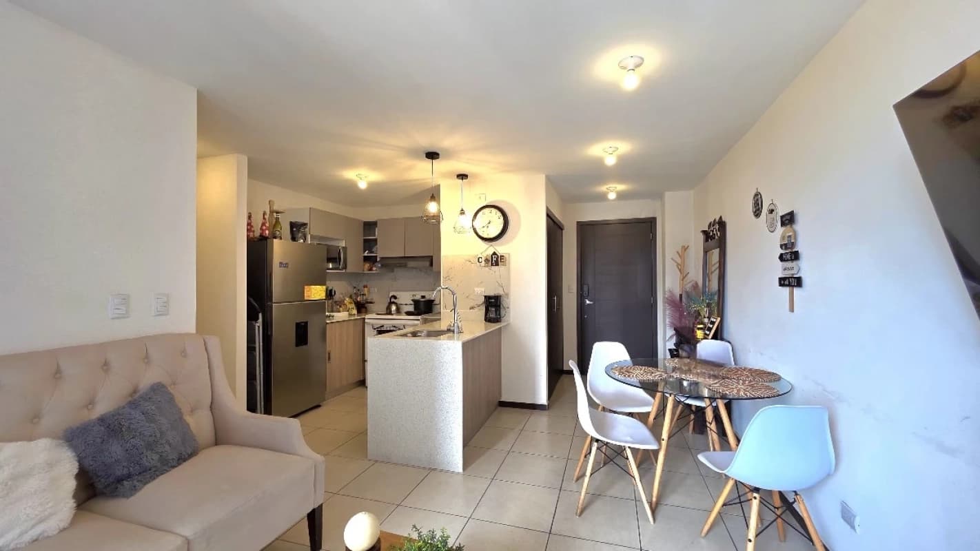 Apartamento amueblado en venta en zona 11 Parque San Jorge.