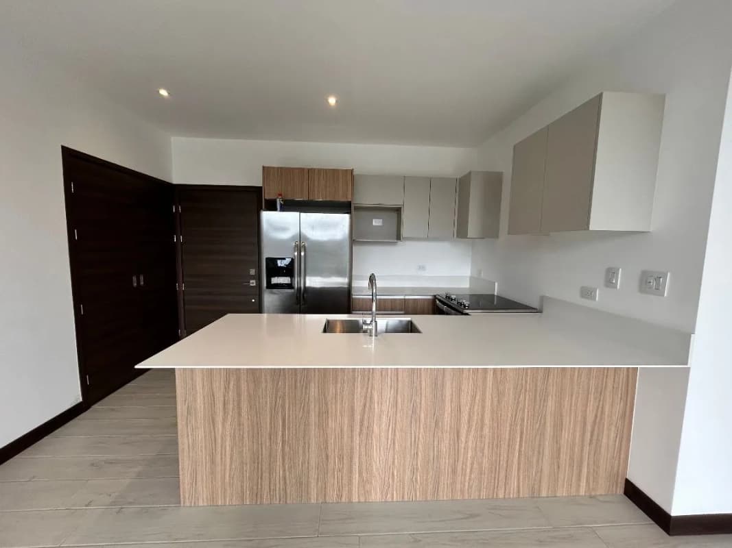 Apartamento en renta, Edificio Spazio, Zona 15