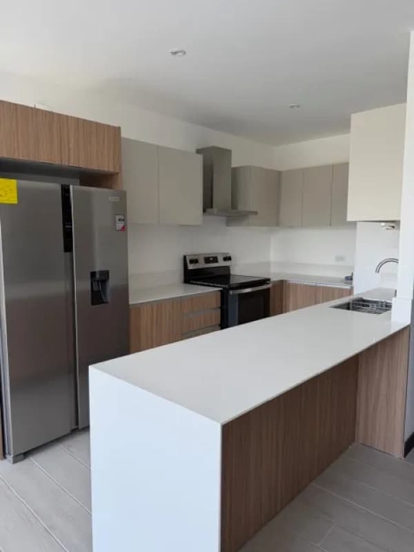 Apartamento en RENTA zona 15, VH III Para estrenar