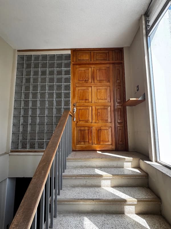 Apartamento en renta zona 15 VHI