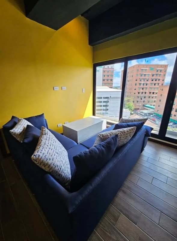ALQUILO APARTAMENTO EN ZONA 4 EIDIFICO SÉPTIMO