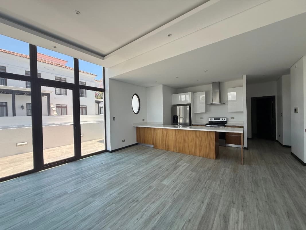 Apartamento en renta Lirios de Cayala