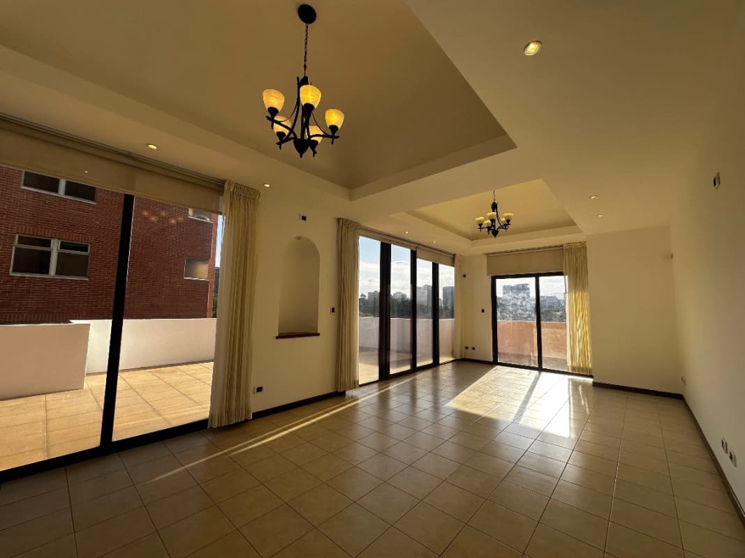 Zona 15, amplio apartamento en alquiler