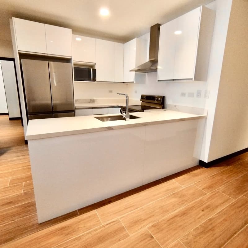 Zona 16 • Apartamento Amueblado en Renta • Lirios de Cayalá III