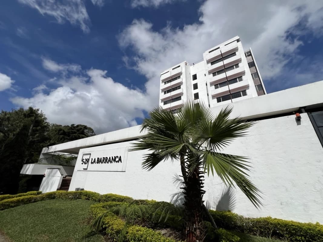 Alquiler amplio apartamento 3 Dormitorios Zona 15 VHI