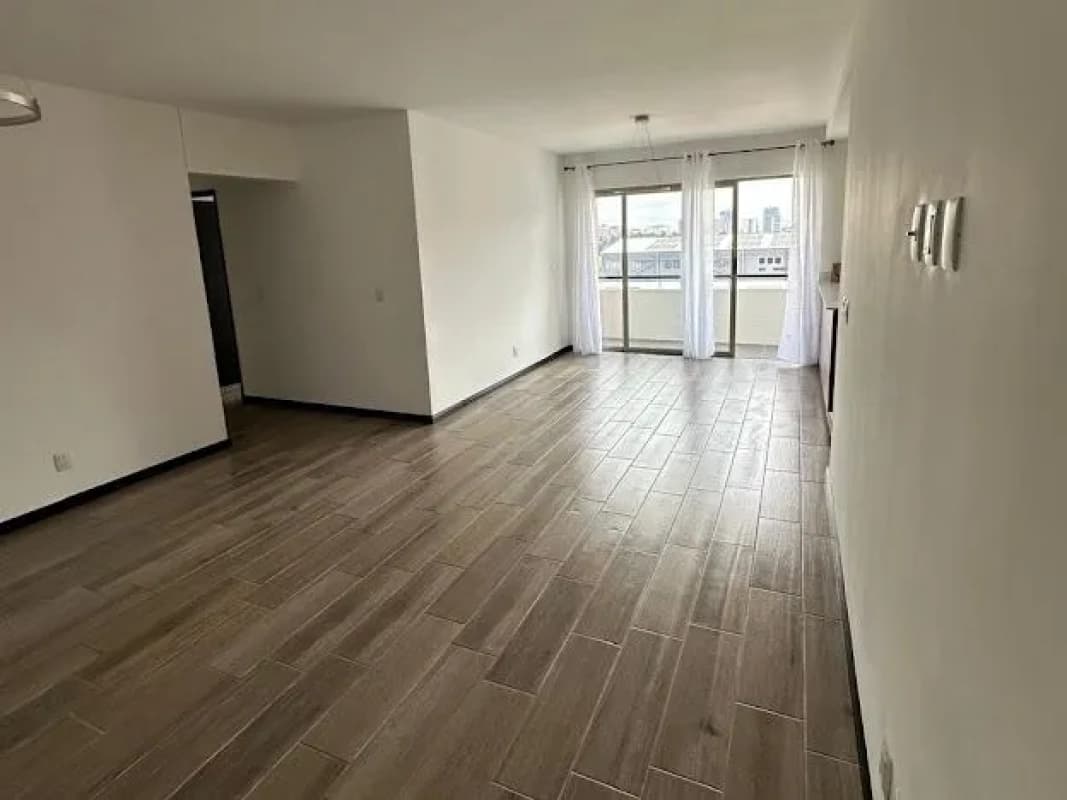Alquilo apartamento en Segheria zona 14 (La Villa)